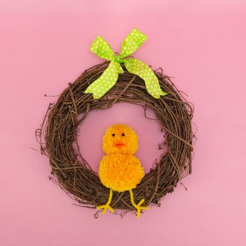Sunday Makebreak: Pom-Pom Chick Wreath